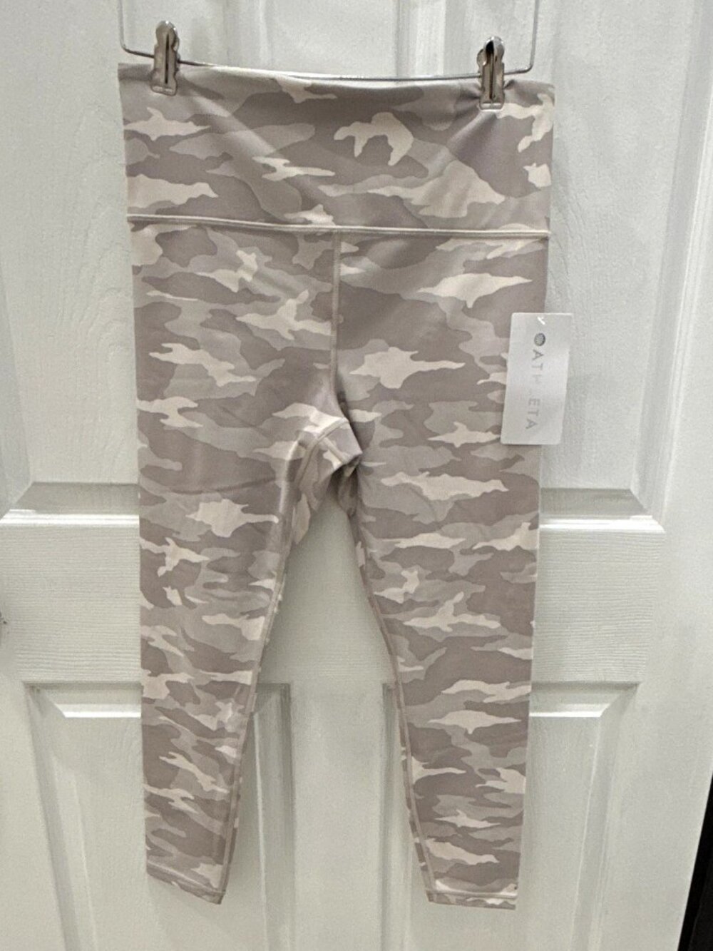 Athleta Elation Women's Gray/White Camo 7/8 Yoga Leggings Size M 25" Inseam